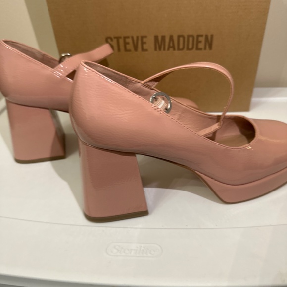 Shoes - Picture 4 of 5